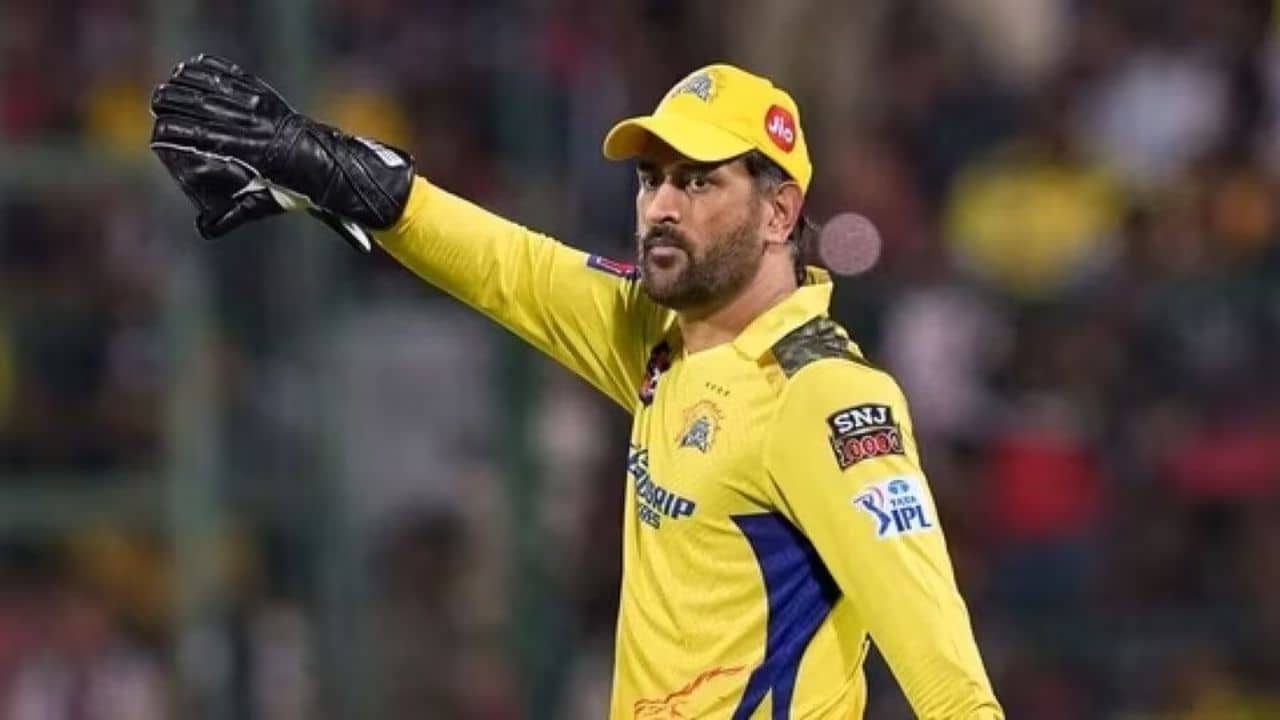 MS Dhoni: আইপিএলের ঠিক আগে অন্য ভূমিকায় অবতীর্ণ ধোনি, দেখেছেন ভিডিয়ো?