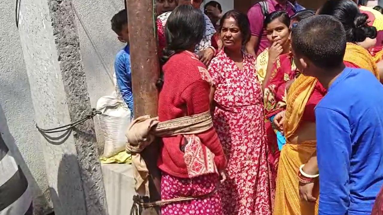 TMC Leader: ছেলেধরা সন্দেহে মহিলাকে বেধড়ক মারধর, কাঠগড়ায় তৃণমূল নেতা