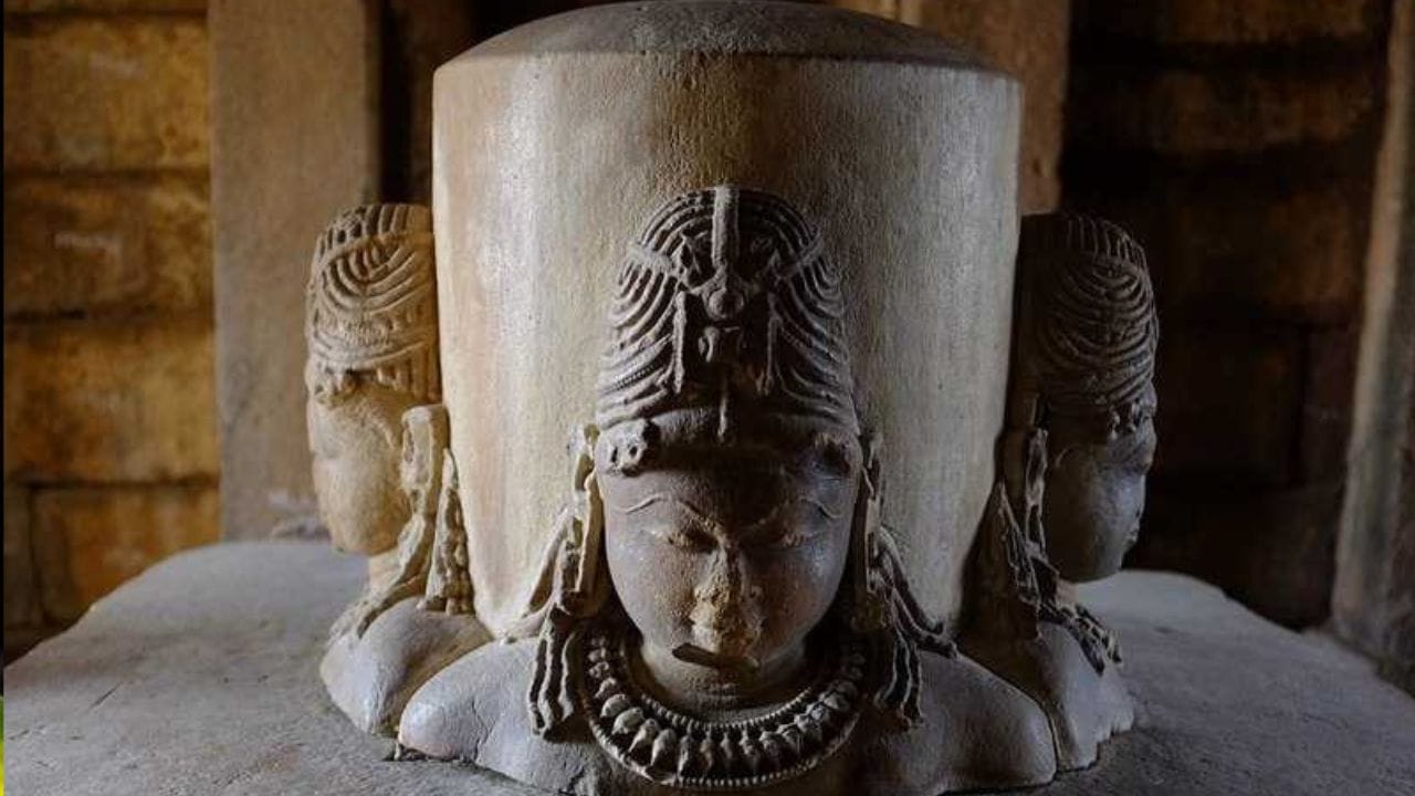 সকলের মনোবাঞ্ছা পূরণকারী এই রত্নটির কারণে এখানে আসা প্রতিটি মানুষের ইচ্ছা পূরণ হয় বলে বিশ্বাস করা হয়। মাতঙ্গ ঋষির নামানুসারে এই মন্দিরের নাম হয় মাতঙ্গেশ্বর।