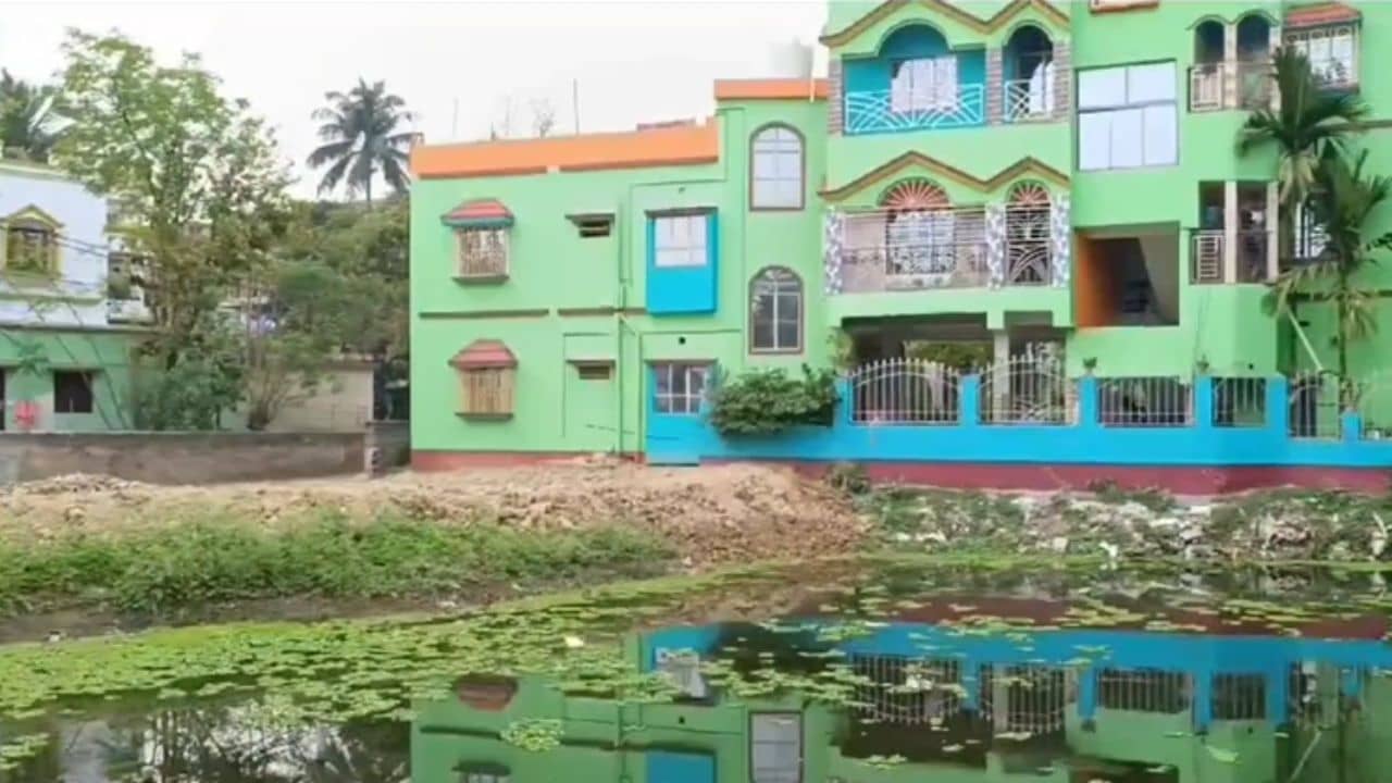 Medinipur: পৌরপ্রশাসনের নাকের ডগাতেই চলছে বেআইনি নির্মাণের অভিযোগ