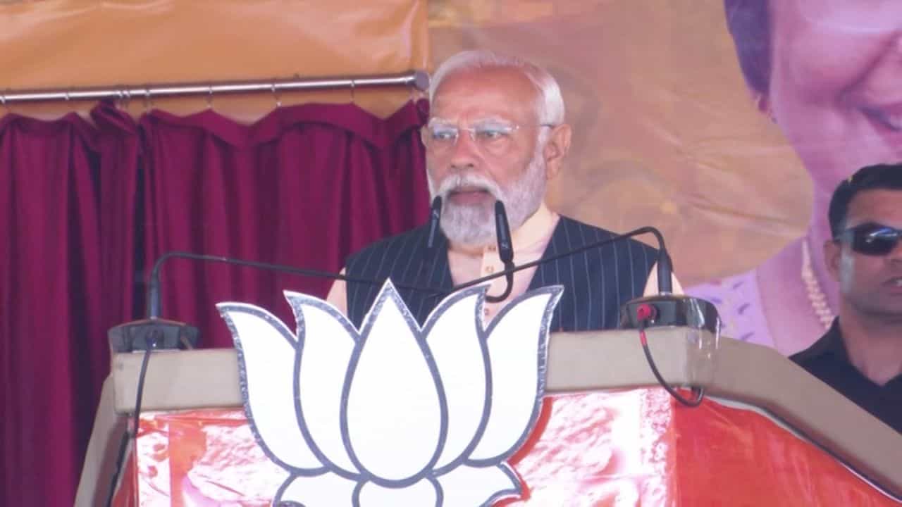 PM Narendra Modi Live Update: 'এতদিন বলিনি, আজ আপনাদের সত্যিটা বলছি', নিজের পরিবার নিয়ে মুখ খুললেন মোদী PM Narendra Modi Live Update: 'এতদিন বলিনি, আজ আপনাদের সত্যিটা বলছি', নিজের পরিবার নিয়ে মুখ খুললেন মোদী