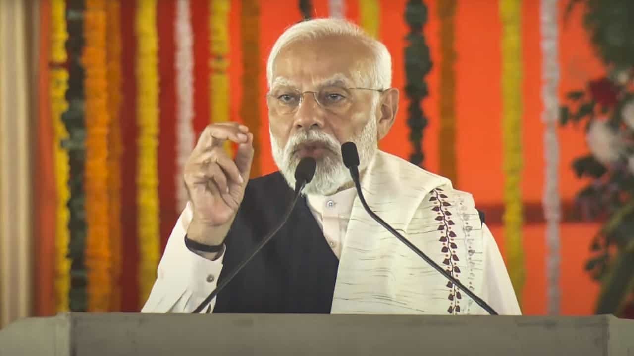 PM Narendra Modi: তেলঙ্গানা থেকে কলকাতা, তিনদিনে ৫ রাজ্যে একাধিক প্রকল্পের সূচনায় মোদী PM Narendra Modi: তেলঙ্গানা থেকে কলকাতা, তিনদিনে ৫ রাজ্যে একাধিক প্রকল্পের সূচনায় মোদী