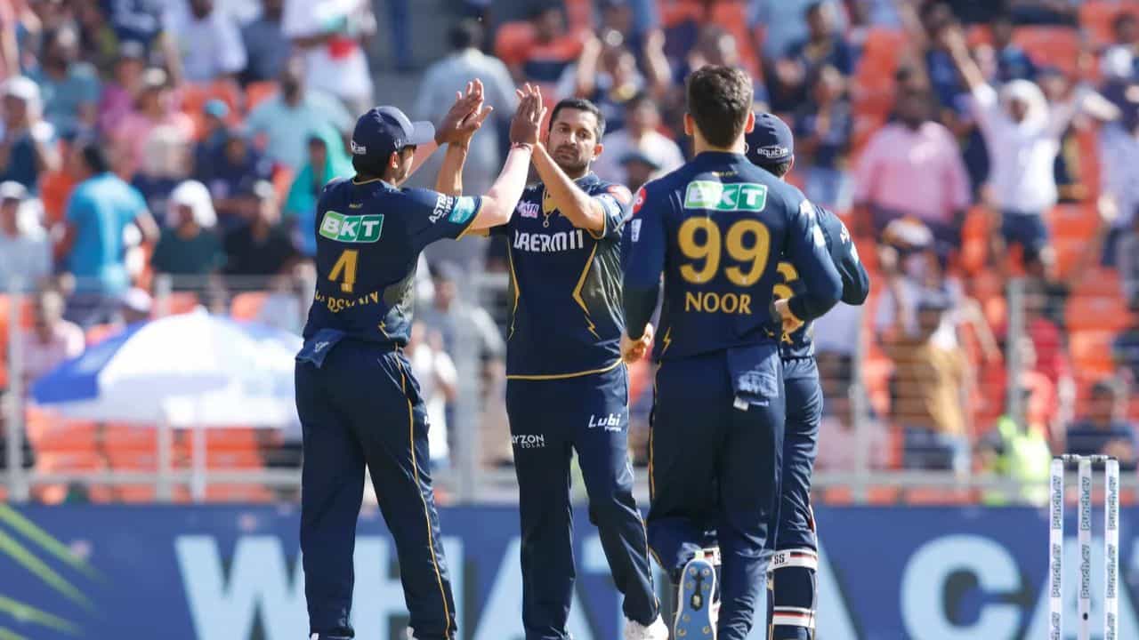 GT vs SRH: অনবদ্য মোহিত, রেকর্ড গড়া সানরাইজার্সকে ১৬২ রানেই আটকে রাখল টাইটান্স GT vs SRH: অনবদ্য মোহিত, রেকর্ড গড়া সানরাইজার্সকে ১৬২ রানেই আটকে রাখল টাইটান্স