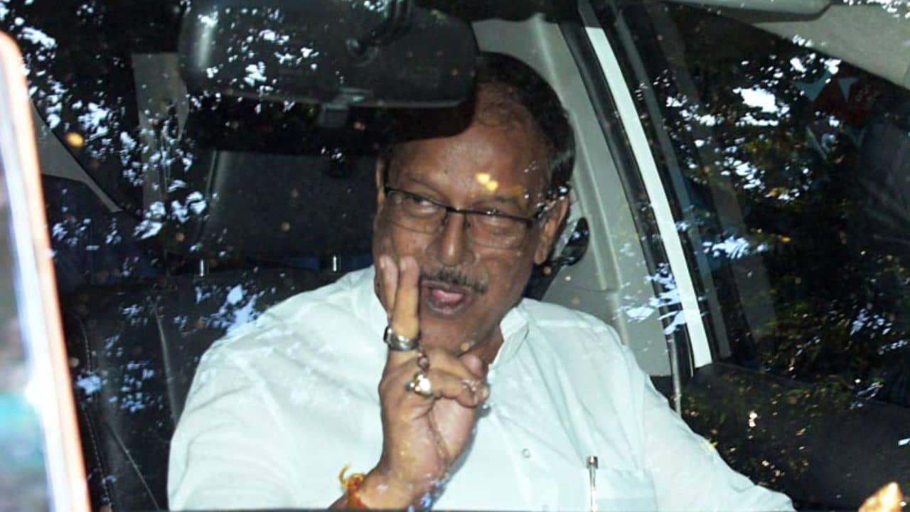 Moloy Ghatak: বিজেপিতে যোগ দিচ্ছেন? মহারণের প্রাক্কালে বড় খবর দিলেন মলয় ঘটক