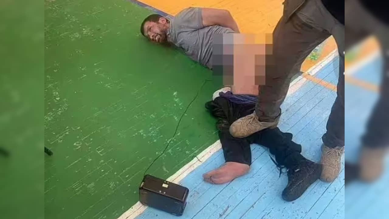 Russia: যৌনাঙ্গে ৮০ ভোল্টের ব্যাটারি, বন্দি জঙ্গিদের জামাই আদর রাশিয়ার!