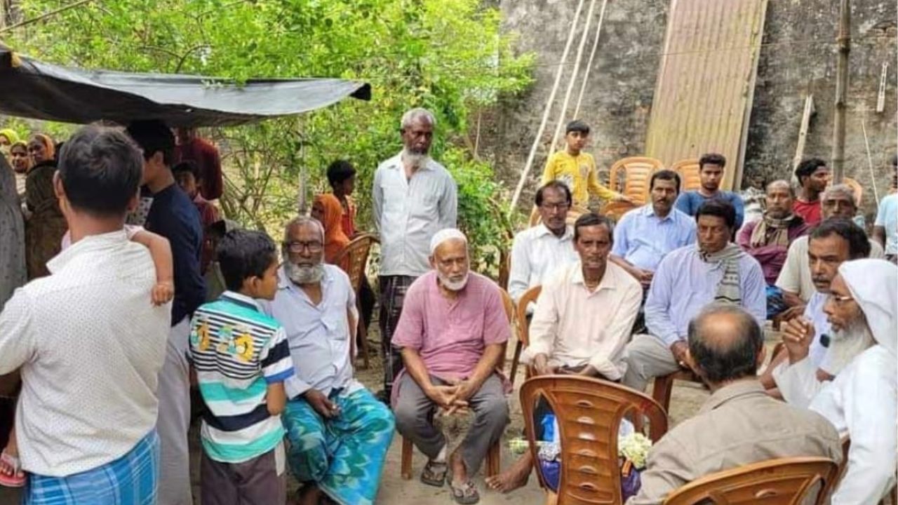 Nadia News: রহমান-মিল্টনদের কাঁধে চেপেই শেষযাত্রা মঞ্জুশ্রীর, ফজরের নমাজের মাঝেই চাওয়া হল দোয়া