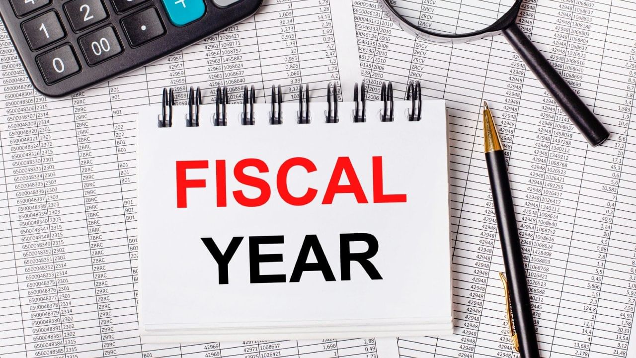 New Fiscal Year: ডিসেম্বরের বদলে কেন মার্চে শেষ হয় আর্থিক বছর? কারণ জানলে অবাক হবেন