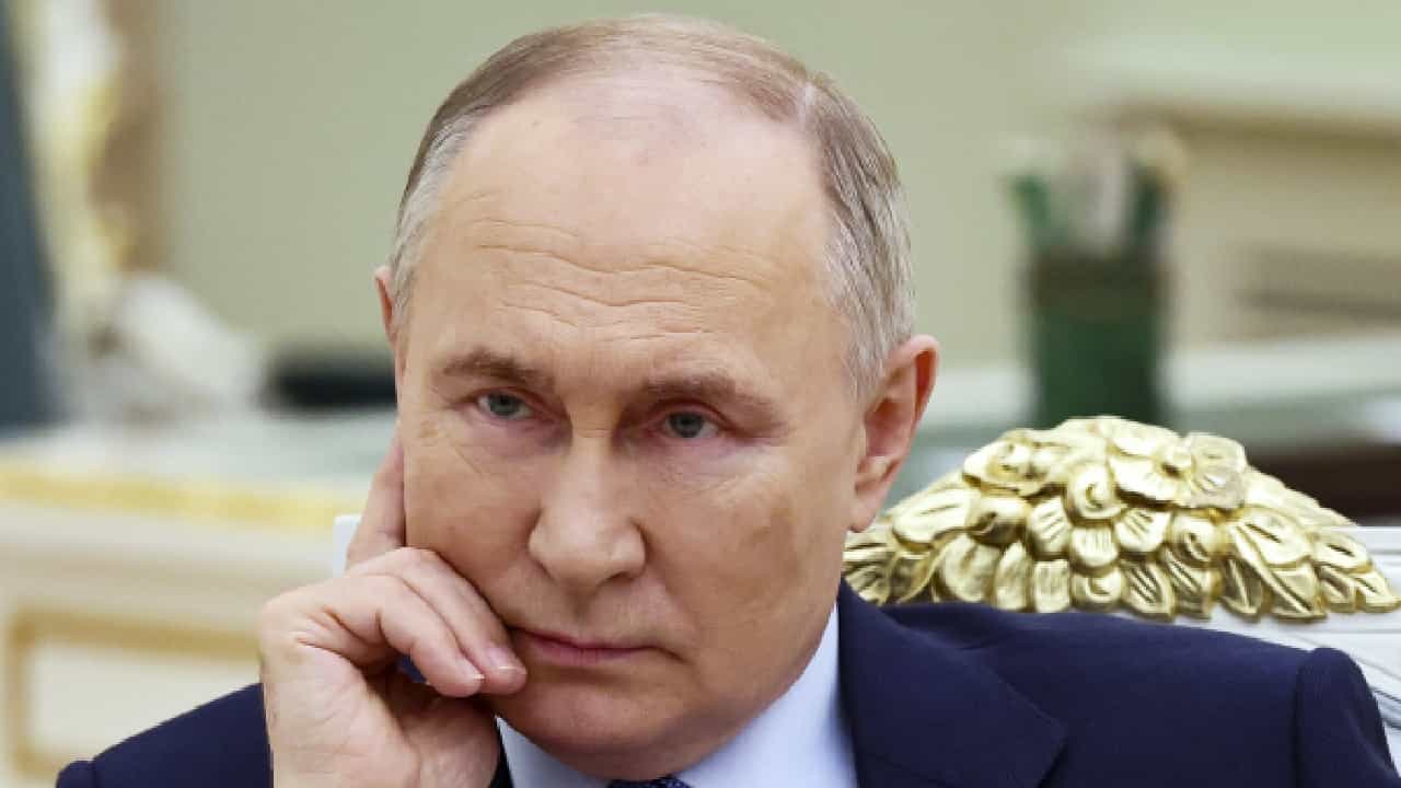 Russia Voting: আজ থেকে শুরু 'পুতিনের নির্বাচন', ভোট দিচ্ছে ডনবাস, এমনকি কেরলও Russia Voting: আজ থেকে শুরু 'পুতিনের নির্বাচন', ভোট দিচ্ছে ডনবাস, এমনকি কেরলও
