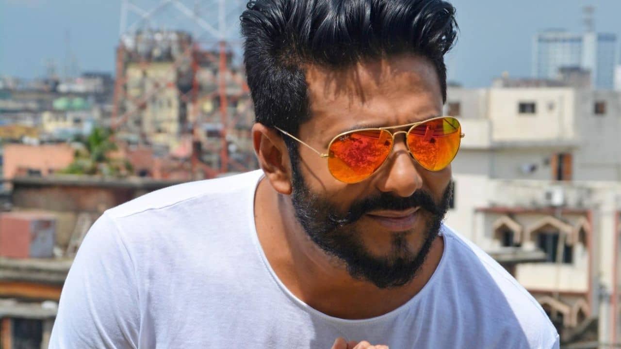 বিয়ের প্রথম কার্ড প্রাক্তন প্রেমিকাকে দিয়েছিলেন রাজ, সেই নারী ছিলেন কে জানেন?