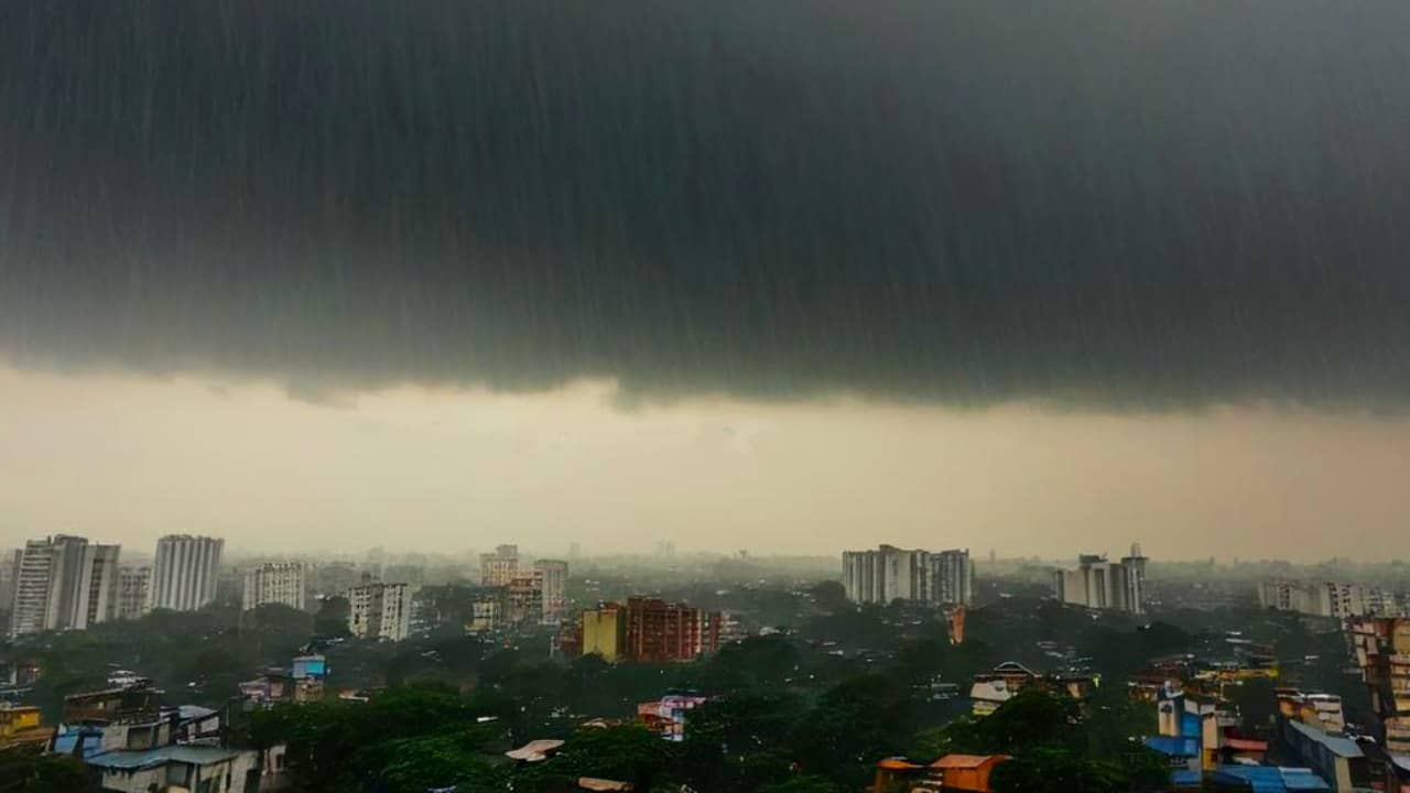 Weather Update: বৃষ্টিতে ভিজবেন আজই, আর ঠিক কতক্ষণের অপেক্ষা