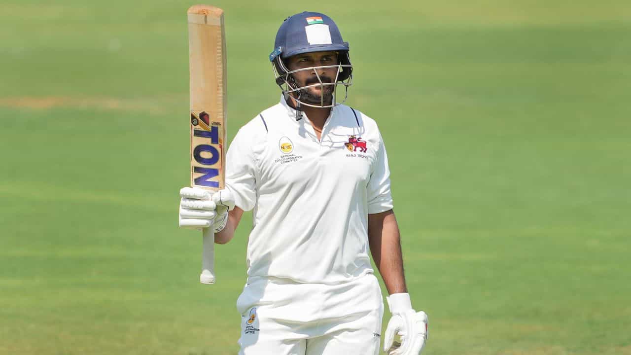 Shardul Thakur: রঞ্জি ফাইনালে ৩৭ বলে হাফসেঞ্চুরি, KKR-কে বার্তা অলরাউন্ডারের! Shardul Thakur: রঞ্জি ফাইনালে ৩৭ বলে হাফসেঞ্চুরি, KKR-কে বার্তা অলরাউন্ডারের!