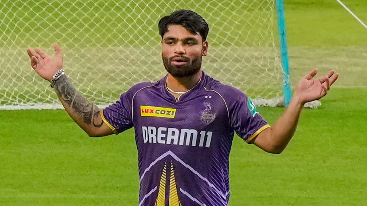 Rinku Singh Dance ভিডিয়ো: 'যব ভি কোই লড়কি দেখু...' গানে 'গম্ভীর' কোচকেও নাচালেন রিঙ্কু সিং! Rinku Singh Dance ভিডিয়ো: 'যব ভি কোই লড়কি দেখু...' গানে 'গম্ভীর' কোচকেও নাচালেন রিঙ্কু সিং!
