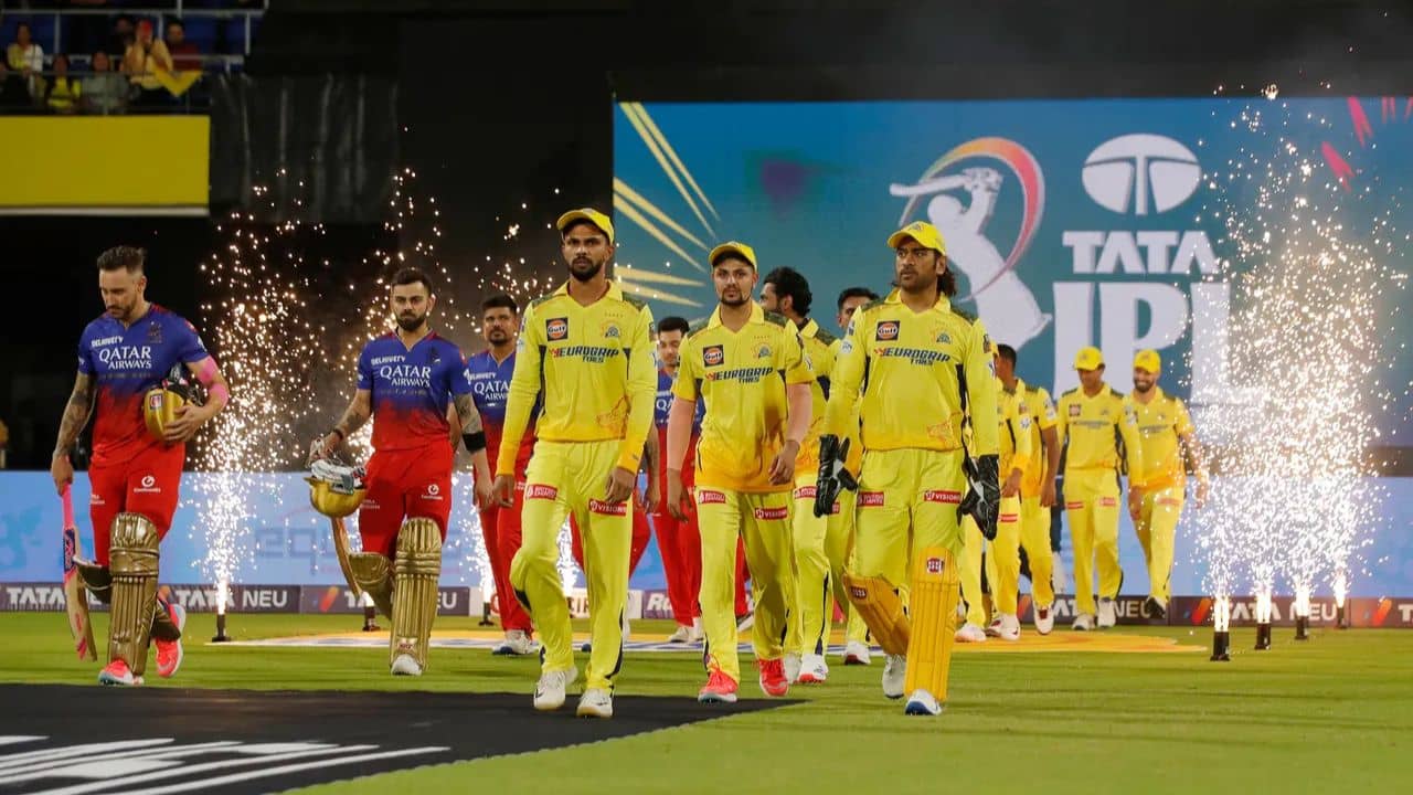 CSK, IPL 2024: চমৎকার বোলিং পরিবর্তন... প্রথম ম্যাচে ক্যাপ্টেন ঋতুরাজকে ১০এ কত দিলেন গাভাসকর?