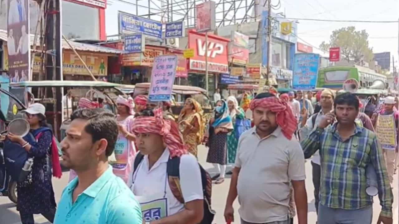 Job Seekers: 'আমরা যেভাবে হোক আদায় করে নেব', ভোট বয়কটের ডাক চাকরিপ্রার্থীদের