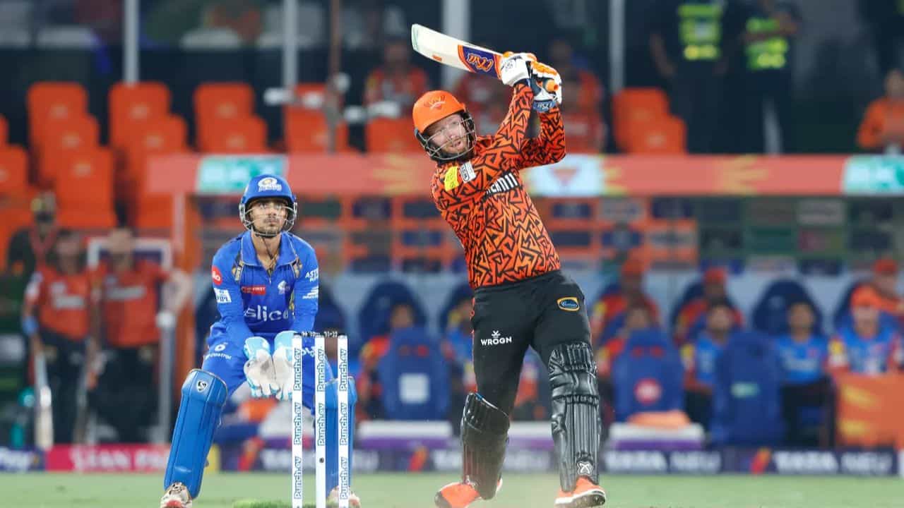 IPL New Record: আরসিবির রেকর্ড ভেঙে দিল সানরাইজার্স, আইপিএলে ইতিহাস IPL New Record: আরসিবির রেকর্ড ভেঙে দিল সানরাইজার্স, আইপিএলে ইতিহাস