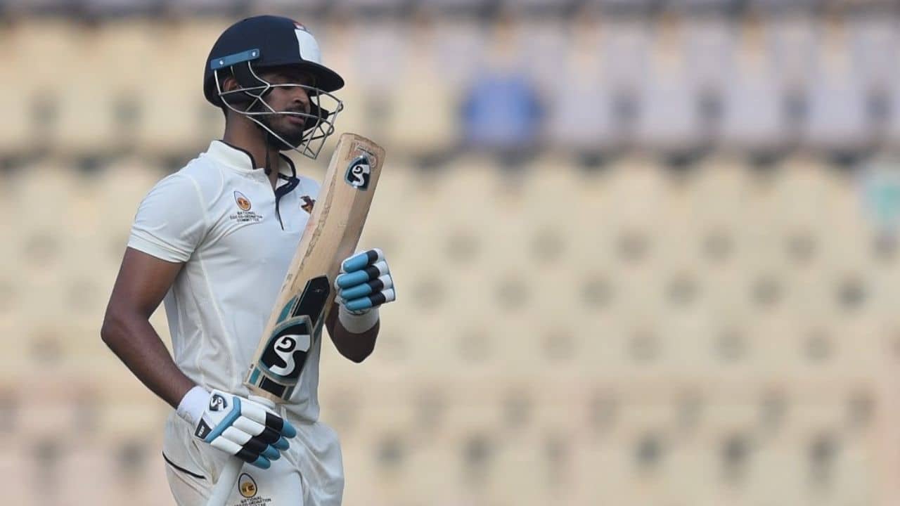 Ranji Trophy 2024 Final: খেলার ইচ্ছে নেই শ্রেয়সের! এক হাত দূরের ডেলিভারি খোঁচা দিয়ে আউট