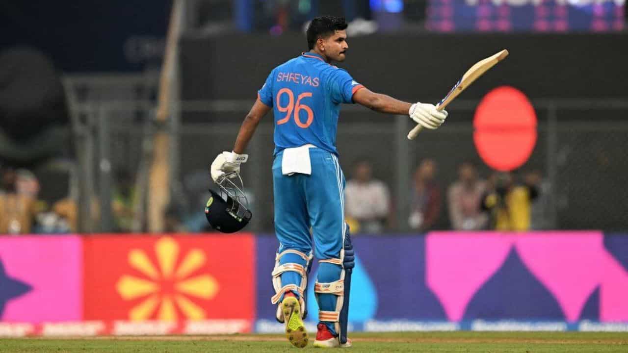 Shreyas Iyer: চুক্তি থেকে বহিষ্কার তো কী হয়েছে, ক্যাপ্টেনের পাশে দাঁড়াচ্ছে KKR