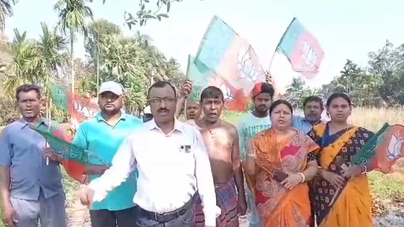Abhijit Gangopadhyay: অভিজিৎ গঙ্গোপাধ্যায়ের নামে দেওয়া পোস্টার ছেঁড়ার অভিযোগ, তৃণমূলকে কাঠগড়ায় তুলছে বিজেপি