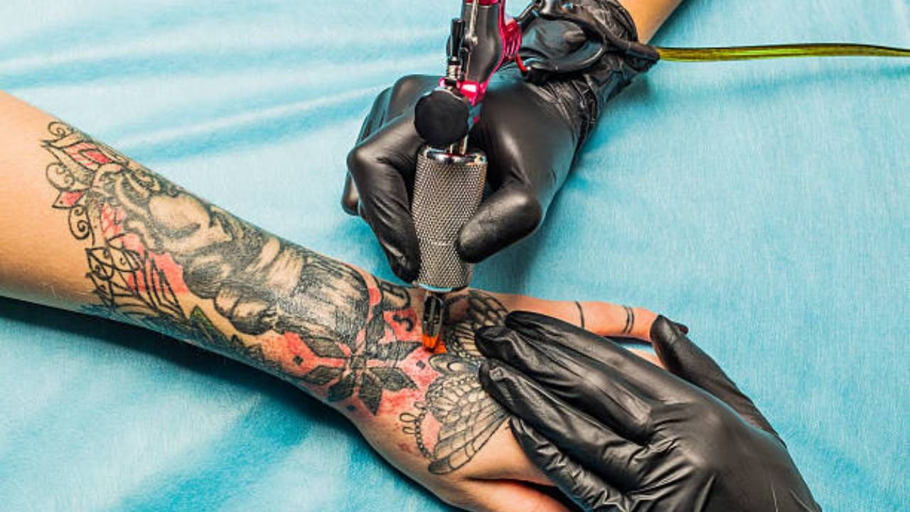 Neosporin on Tattoo for Aftercare: When to Avoid It and When to Use It