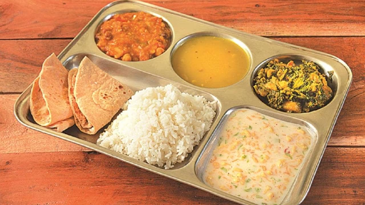 Veg Thali Price: দেশ জুড়ে ভেজ থালি সস্তা হয়েছে ফেব্রুয়ারিতে, কেন জানেন?