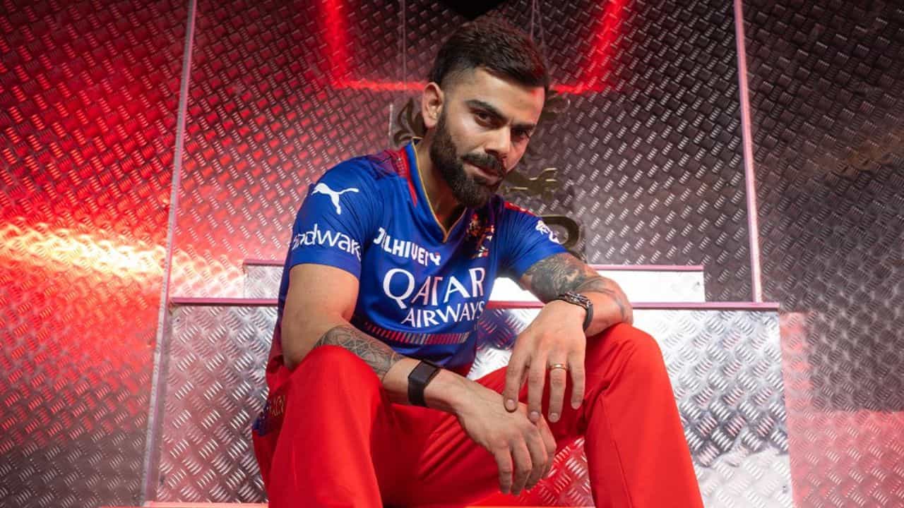 Virat Kohli: তামিল গানে পঞ্জাবি তড়কায় নাচ, RCB হারলেও মন জিতলেন বিরাট কোহলি Virat Kohli: তামিল গানে পঞ্জাবি তড়কায় নাচ, RCB হারলেও মন জিতলেন বিরাট কোহলি