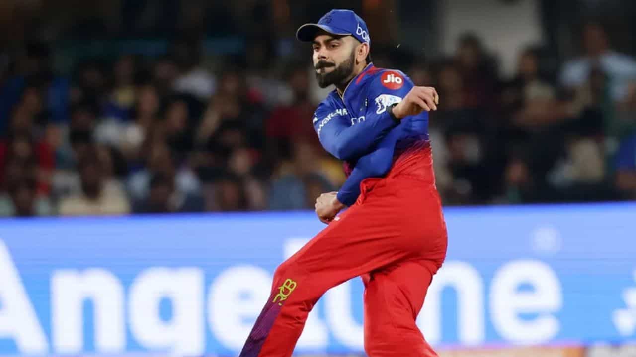Virat Kohli Record: ঘরে ফিরেই টি-টোয়েন্টিতে বিরাট রেকর্ড কোহলির Virat Kohli Record: ঘরে ফিরেই টি-টোয়েন্টিতে বিরাট রেকর্ড কোহলির