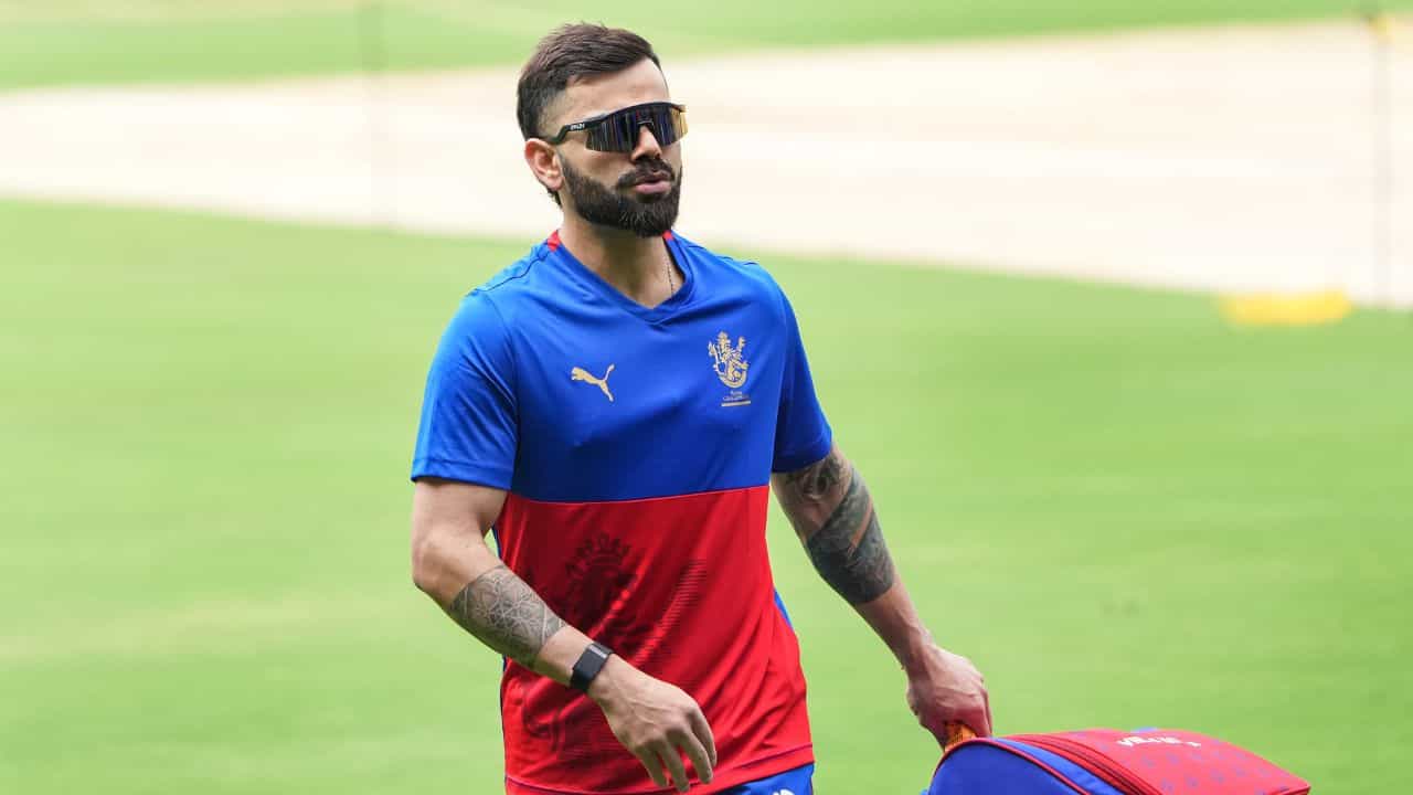 Virat Kohli: আমায় রাজা বলো না... এমন ডাকে কেন অস্বস্তিতে কিং? Virat Kohli: আমায় রাজা বলো না... এমন ডাকে কেন অস্বস্তিতে কিং?