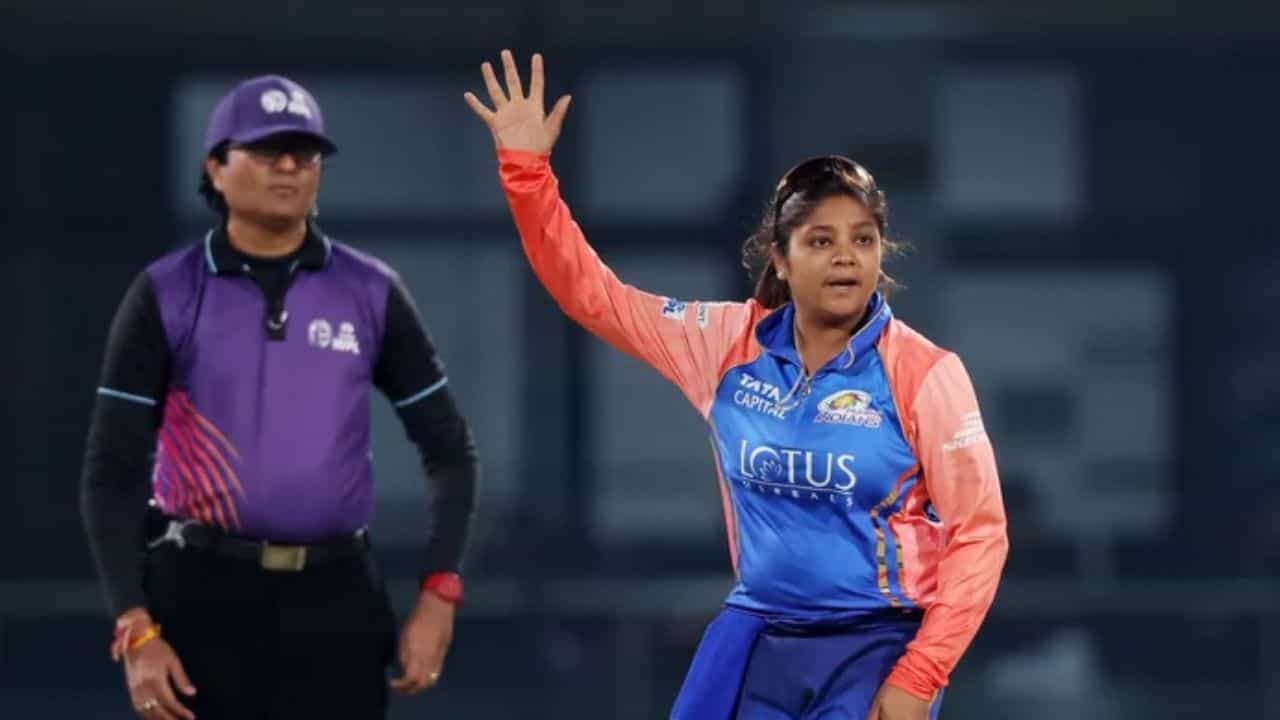 WPL 2024: হ্যারির বুদ্ধিদীপ্ত ক্যাপ্টেন্সি, সাইকা ইসাকের অনবদ্য বোলিং; হার ওয়ারিয়র্সের WPL 2024: হ্যারির বুদ্ধিদীপ্ত ক্যাপ্টেন্সি, সাইকা ইসাকের অনবদ্য বোলিং; হার ওয়ারিয়র্সের