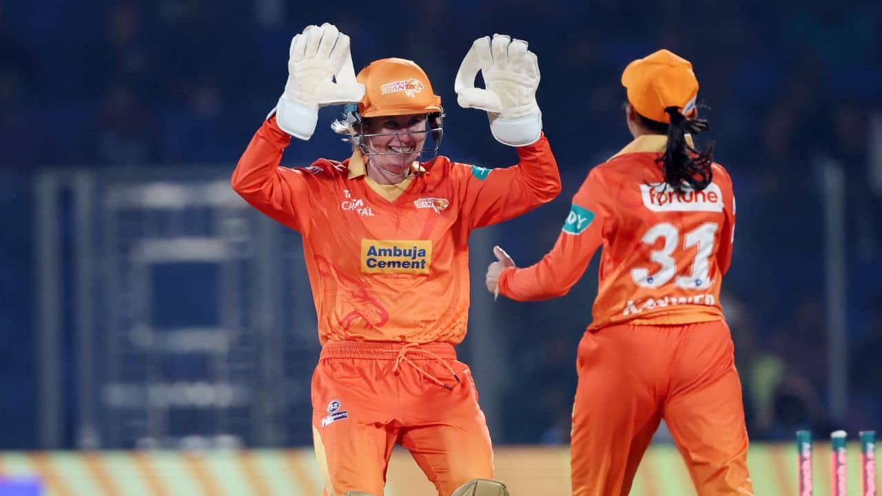 WPL 2024: রেকর্ড রান তাড়ায় অল্পের জন্য হার RCB-র, মরসুমের প্রথম জয় জায়ান্টসের