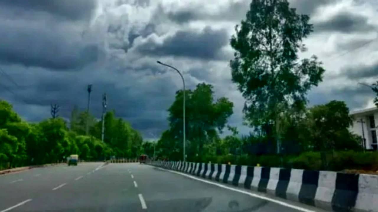 Weather Report: স্বাভাবিকের থেকে একেবারে ৯ ডিগ্রি কমে গেল তাপমাত্রা, বাংলায় এমন কী ঘটছে বাংলায় আবহাওয়ায়?