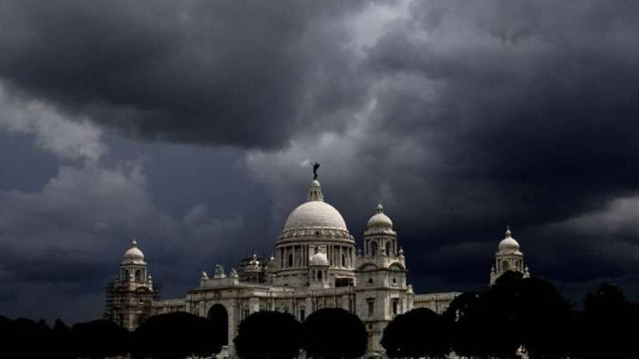 Rain Forecast: স্বস্তির বৃষ্টি কবে? তীব্র গরমের মধ্যেই বড় সুখবর হাওয়া অফিসের