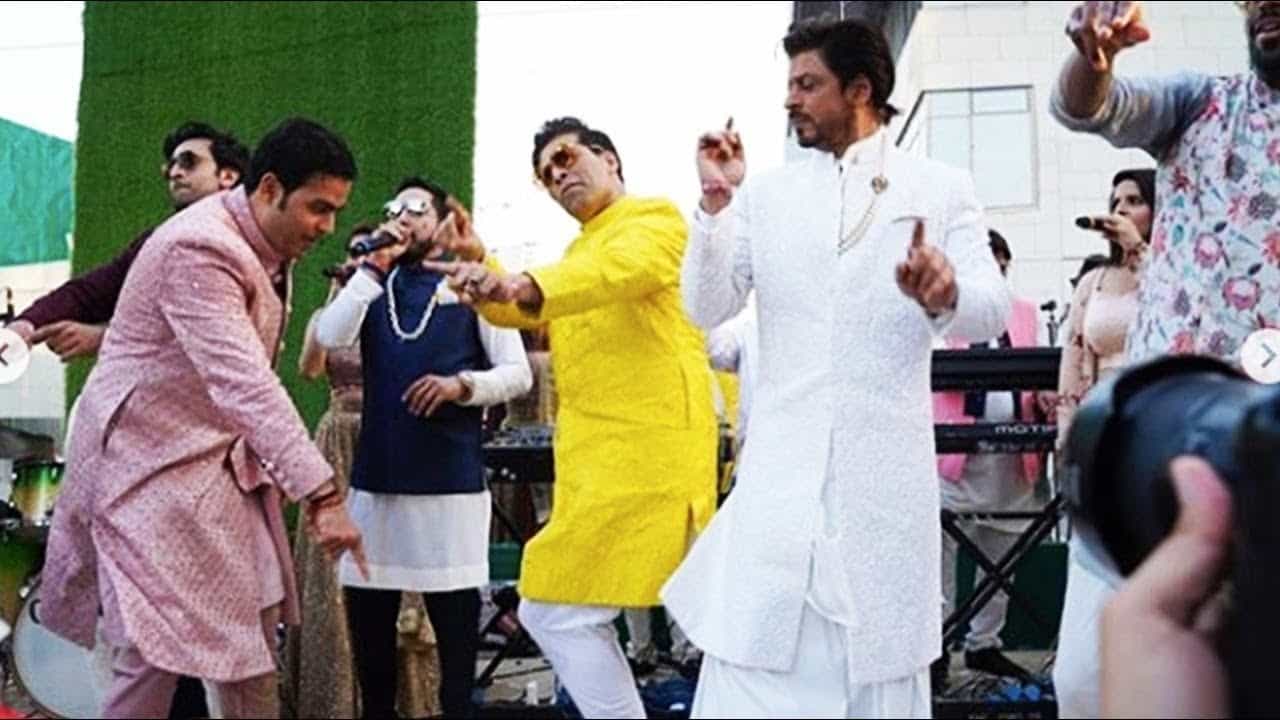 মাঝে মধ্যেই সেলেবদের বিভিন্ন অনুষ্ঠানে যোগ দিতে দেখা যায়। মোটা টাকার বিনিময়ে বিভিন্ন ধনী ব্যক্তিরা পছন্দের স্টারকে বিশেষ দিনে আনার চেষ্টা করে থাকেন। 