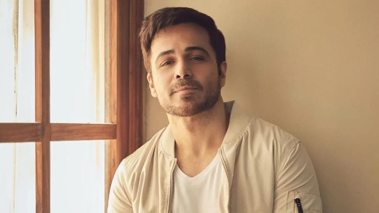 যদিও দিন বদলের সঙ্গে সঙ্গে বদলে গিয়েছে ইমরান হাসমির ছবির ধরন। একের পর এক ভাল চিত্রনাট্যের খোঁজ রয়েছে জারি। অক্ষয় কুমারের সঙ্গে সেলফি তাঁর আগামী ছবি।