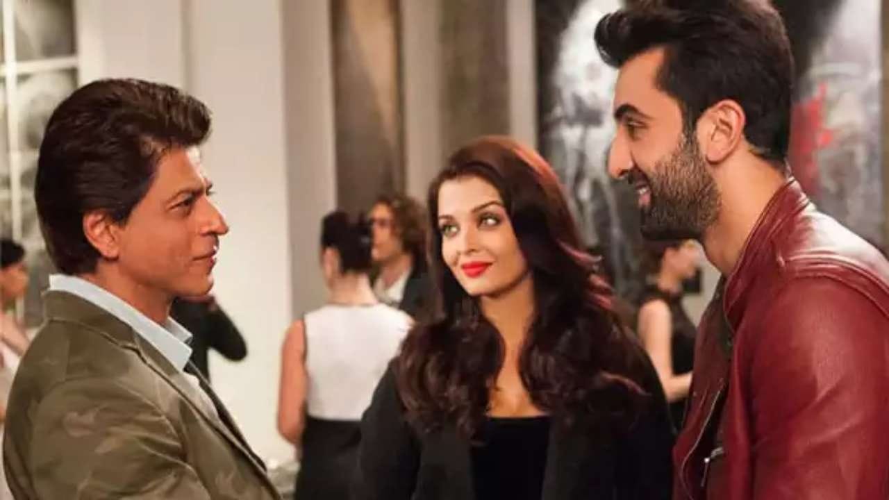 তখন তিনি রীতিমত ঐশ্বর্যের হাত বারবার খামচে ধরছিলেন। শাহরুখের কথায়, তা সহ্য করেই হাসি মুখে পোজ় দিচ্ছিলেন ঐশ্বর্য। তিনি বুঝতেও দেননি। 