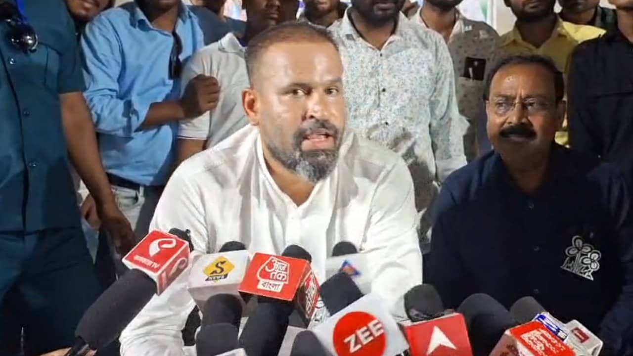 Yusuf Pathan: ইউসুফের প্রচারে বিশ্বকাপের ফ্লেক্স! বড় সিদ্ধান্ত জানিয়ে দিল কমিশন