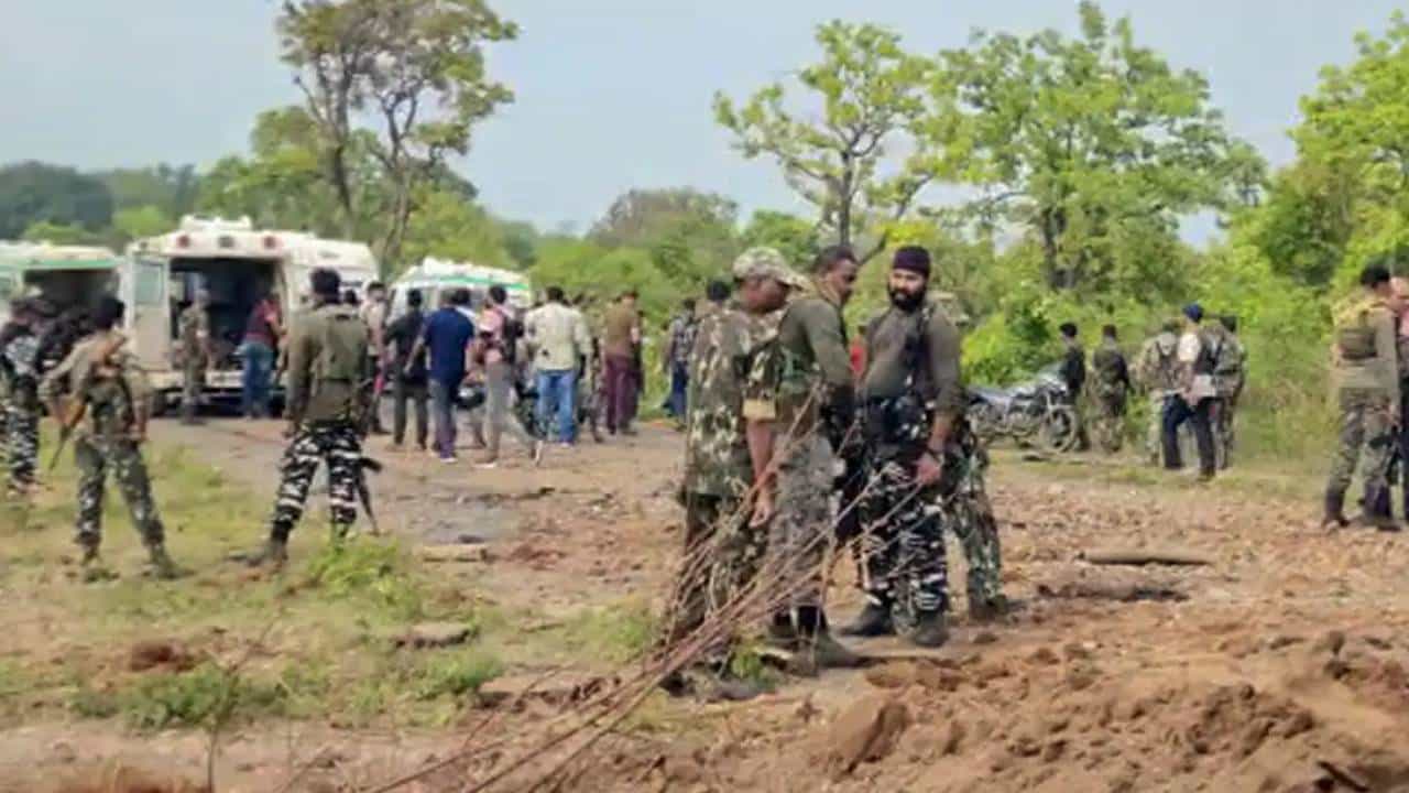 Maoist Killed In Encounter: জঙ্গলে গুলির লড়াইয়ে মৃত্যু এক কনস্টেবল ও মাওবাদীর Maoist Killed In Encounter: জঙ্গলে গুলির লড়াইয়ে মৃত্যু এক কনস্টেবল ও মাওবাদীর