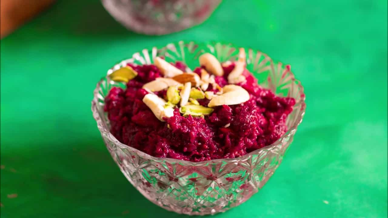 দোলের দিন নিশ্চয়ই বাড়িতে ভাল ভাল রান্না হবে। আর সেই স্পেশাল রান্নার সঙ্গে যদি শেষ পাতে ভাল মিষ্টি না থাকে, তাহলে কী আর চলে!