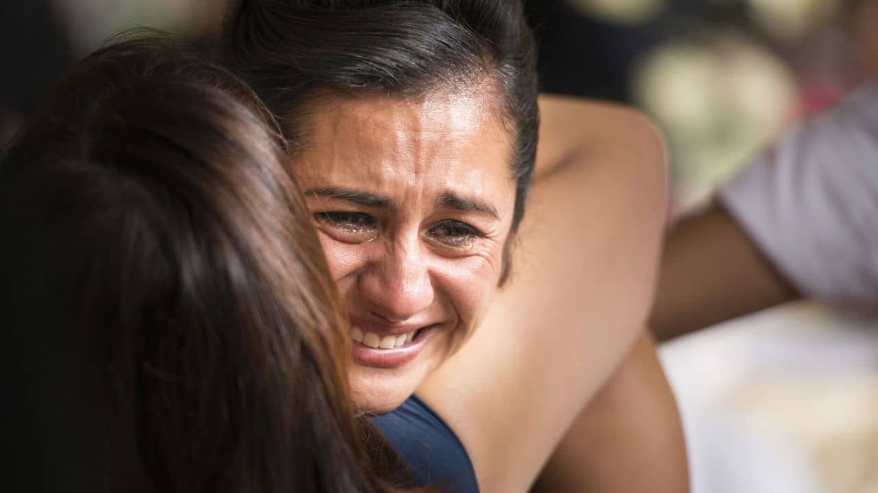 Benefits of Crying: চাপা স্বভাবের বলে কান্না চাপছেন বারবার! মন খুলে কাঁদুন, দেখুন কী উপকার পান