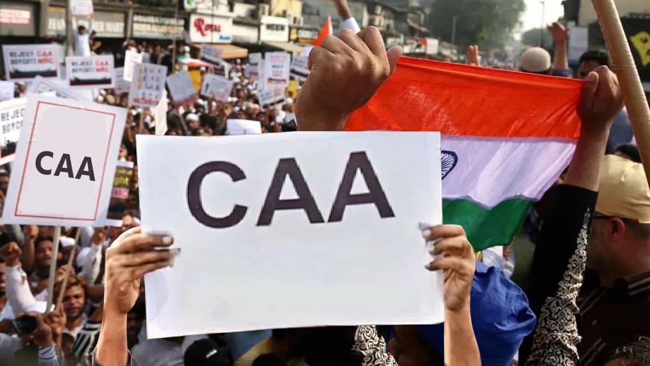 CAA Rules: ভারতের নাগরিকত্ব পেতে কতদিন টানা দেশে থাকতে হবে?