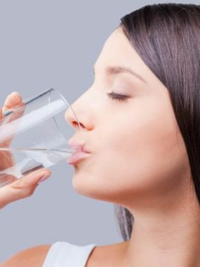 এ ভাবে গরম জল খেলে হুড়মুড়িয়ে কমবে ওজন