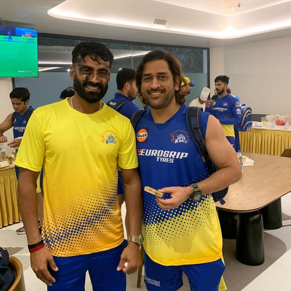 dhoni with kulwant khejroliya