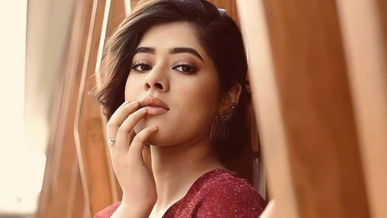 সোশ্যাল মিডিয়ার কারণে প্রেমিকের পরিচয় দিতেই চাই না: দিতিপ্রিয়া রায়