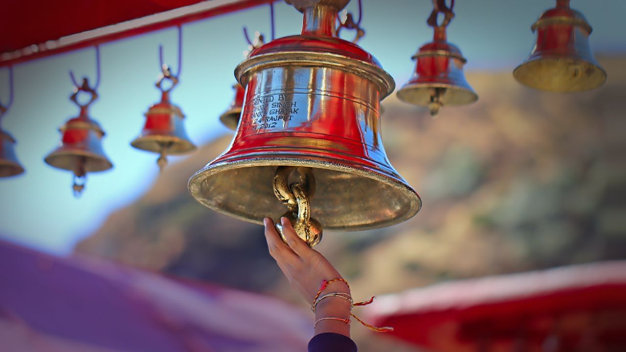Hindu Temple Rules: সন্ধ্যের পর মন্দিরে প্রবেশ করা নিষিদ্ধ! জানুন ৩টি গুরুত্বপূর্ণ কারণ