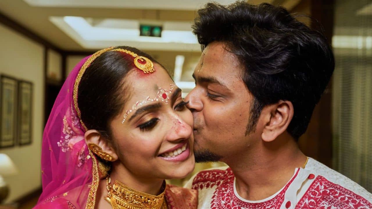 কেমন দেখতে হয়েছে দুর্নিবারের সন্তান? প্রকাশ্যে ছবি