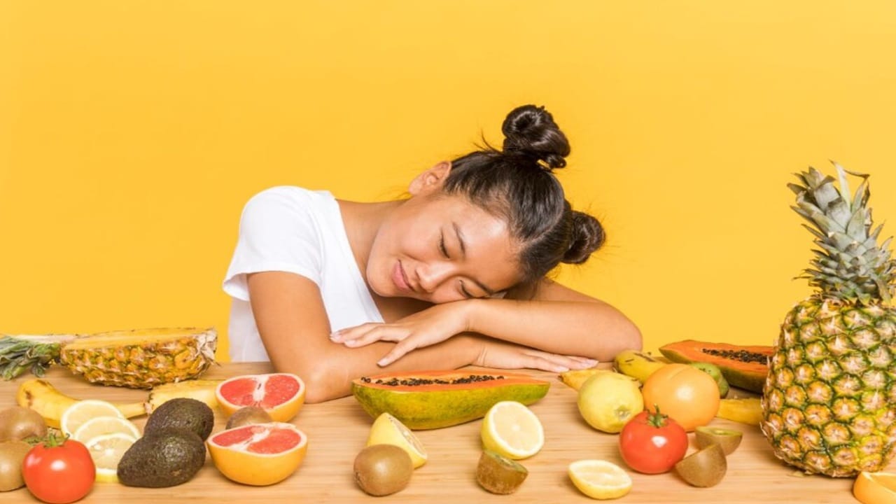 রোজকার ডায়েটে এমন কিছু খাবার রাখতে পারেন, যা আপনার মানসিক চাপ থেকে মুক্তি দেবে। এক কথায় এগুলি স্ট্রেস রিলিভিং খাবার। 