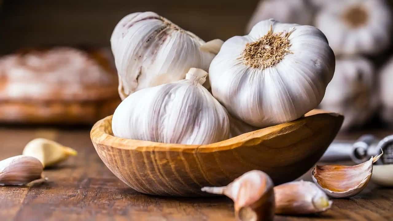China Garlic: চিন থেকে রসুনও চালান হচ্ছে চোরাপথে! কীভাবে ঘটছে এসব? China Garlic: চিন থেকে রসুনও চালান হচ্ছে চোরাপথে! কীভাবে ঘটছে এসব?