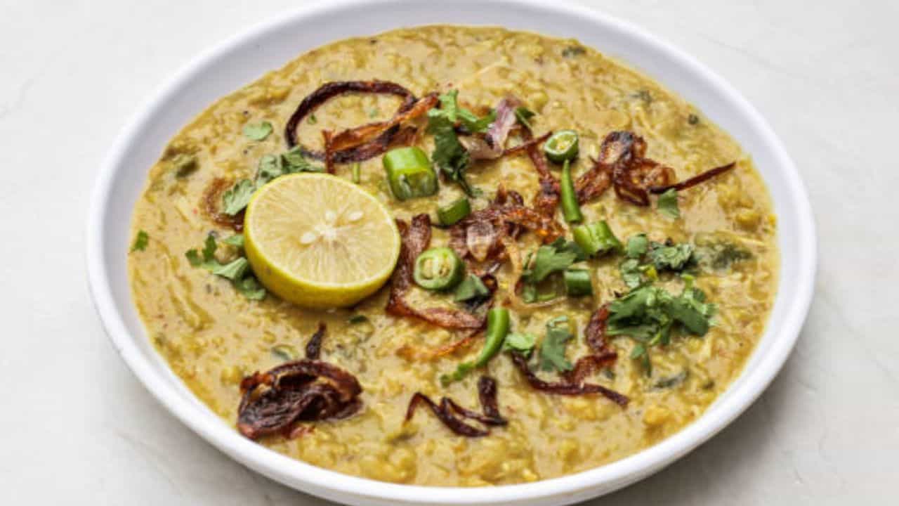 Haleem Benefits: রমজান মাসে কেন হালিমের চল বেশি? কলকাতার কোথায় সেরা হালিম পাওয়া যায়? Haleem Benefits: রমজান মাসে কেন হালিমের চল বেশি? কলকাতার কোথায় সেরা হালিম পাওয়া যায়?