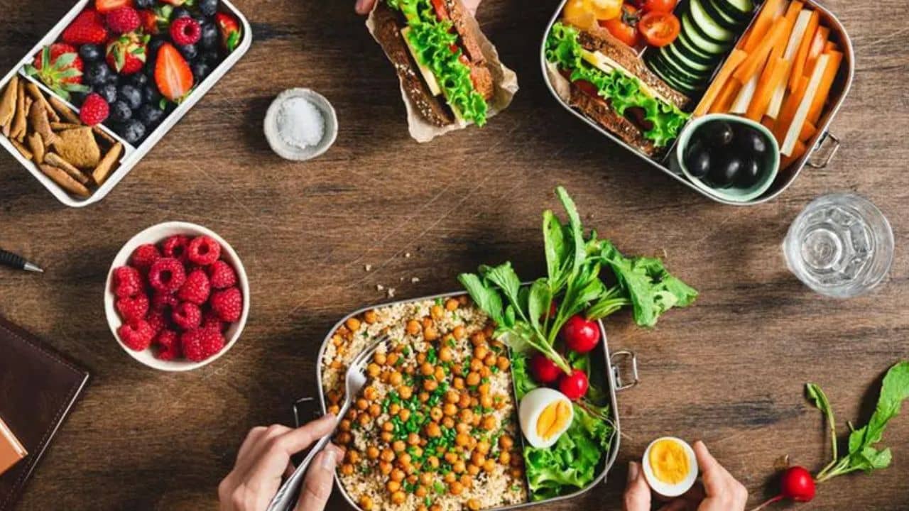 কীসের সঙ্গে কী খাবেন না? আয়ুর্বেদ দিচ্ছে খাওয়া-দাওয়ার সঠিক তালিকা