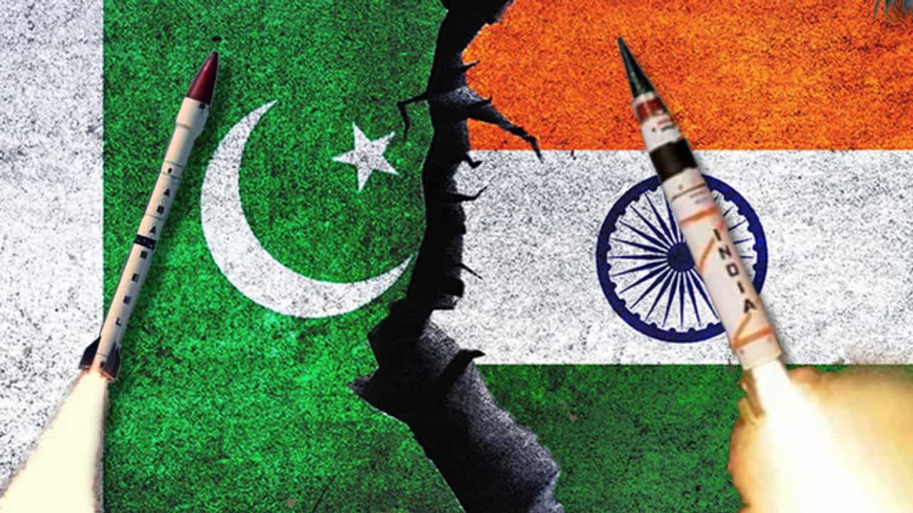 Pakistan Ababeel missiles: ভারতের হাতে 'দিব্যাস্ত্র', কাঁপছে পাকিস্তান! বাঁচাবে 'আবাবীল'? Pakistan Ababeel missiles: ভারতের হাতে 'দিব্যাস্ত্র', কাঁপছে পাকিস্তান! বাঁচাবে 'আবাবীল'?