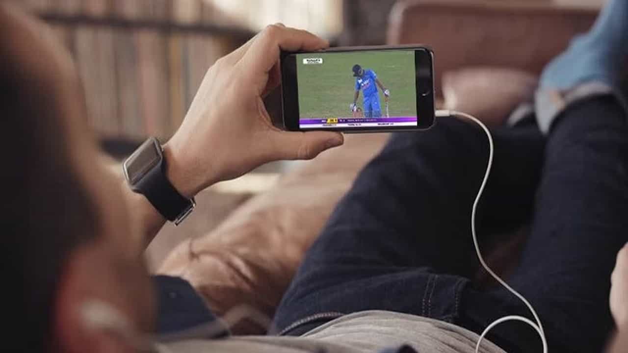 ট্রেনে-বাসে লাইভ IPL ম্যাচ দেখুন, আটকাবে না স্ট্রিমিং; Jio আনল অবিশ্বাস্য অফার ট্রেনে-বাসে লাইভ IPL ম্যাচ দেখুন, আটকাবে না স্ট্রিমিং; Jio আনল অবিশ্বাস্য অফার